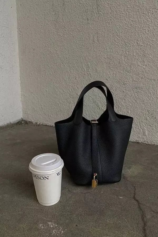 Amber - Stylish Women's Tote Bag with Spacious Design for Everyday Use 5