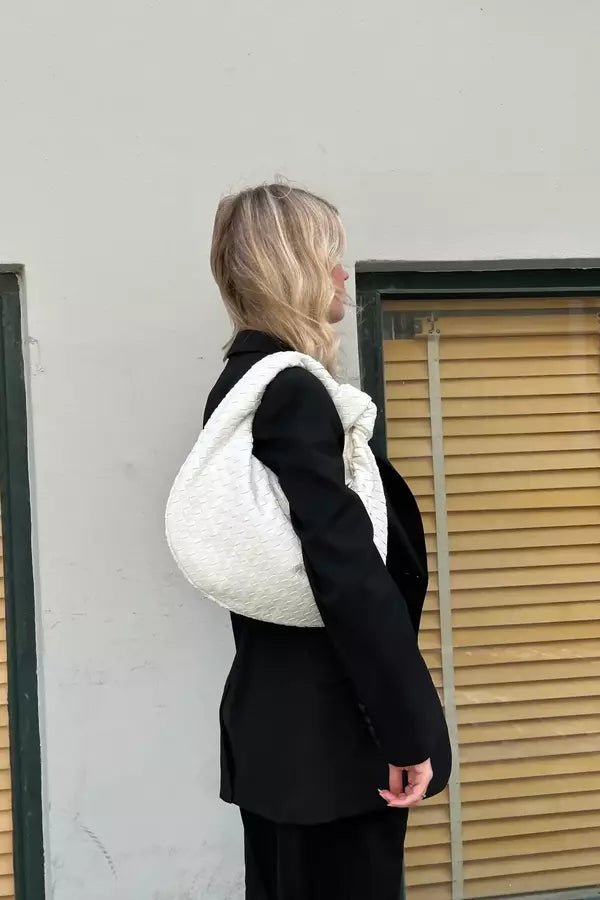 Aurelia Medium Woven Tote Bag - Stylish and Spacious Everyday Use 5