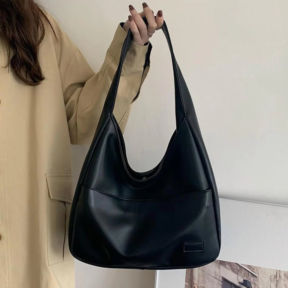 Chic Akari - Stylish Women's Handbag, Functional Purses for Everyday Use 1