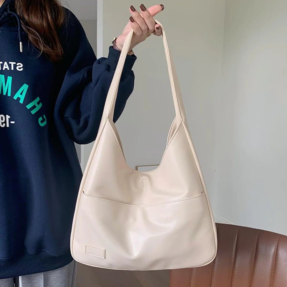 Chic Akari - Stylish Women's Handbag, Functional Purses for Everyday Use 7