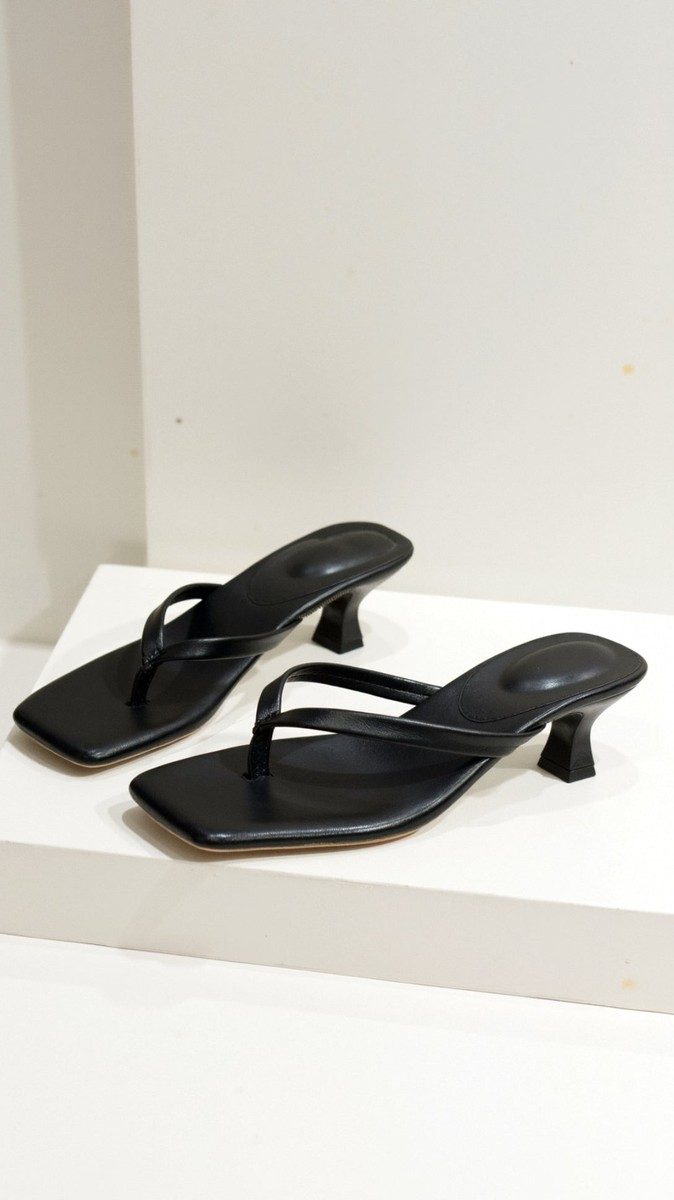 Chic Thong Kitten Heeled Sandals for Women - Stylish & Comfortable Design 2