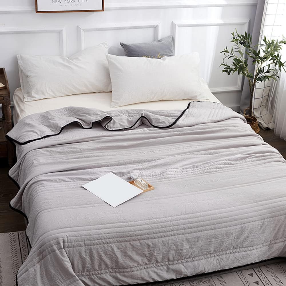 Cooling Blanket for Bed in Soft Fabric with Moisture Control 0
