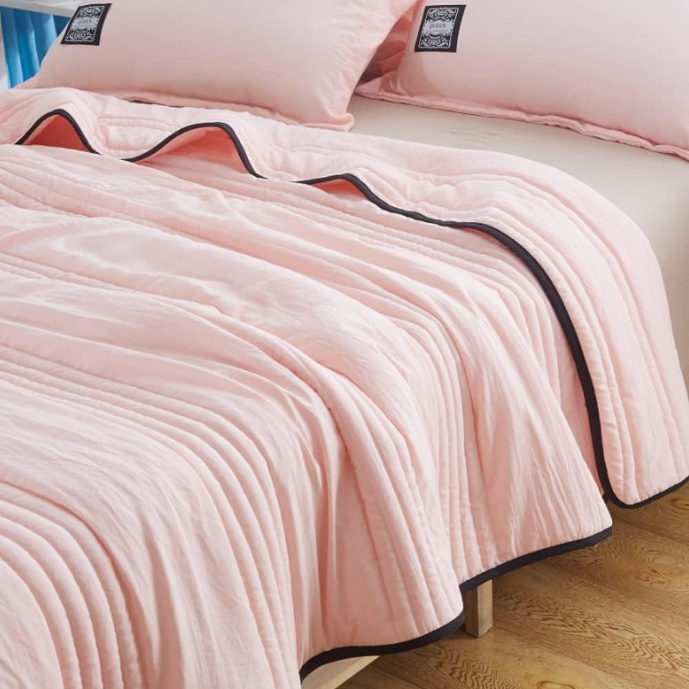 Cooling Blanket for Bed in Soft Fabric with Moisture Control 4