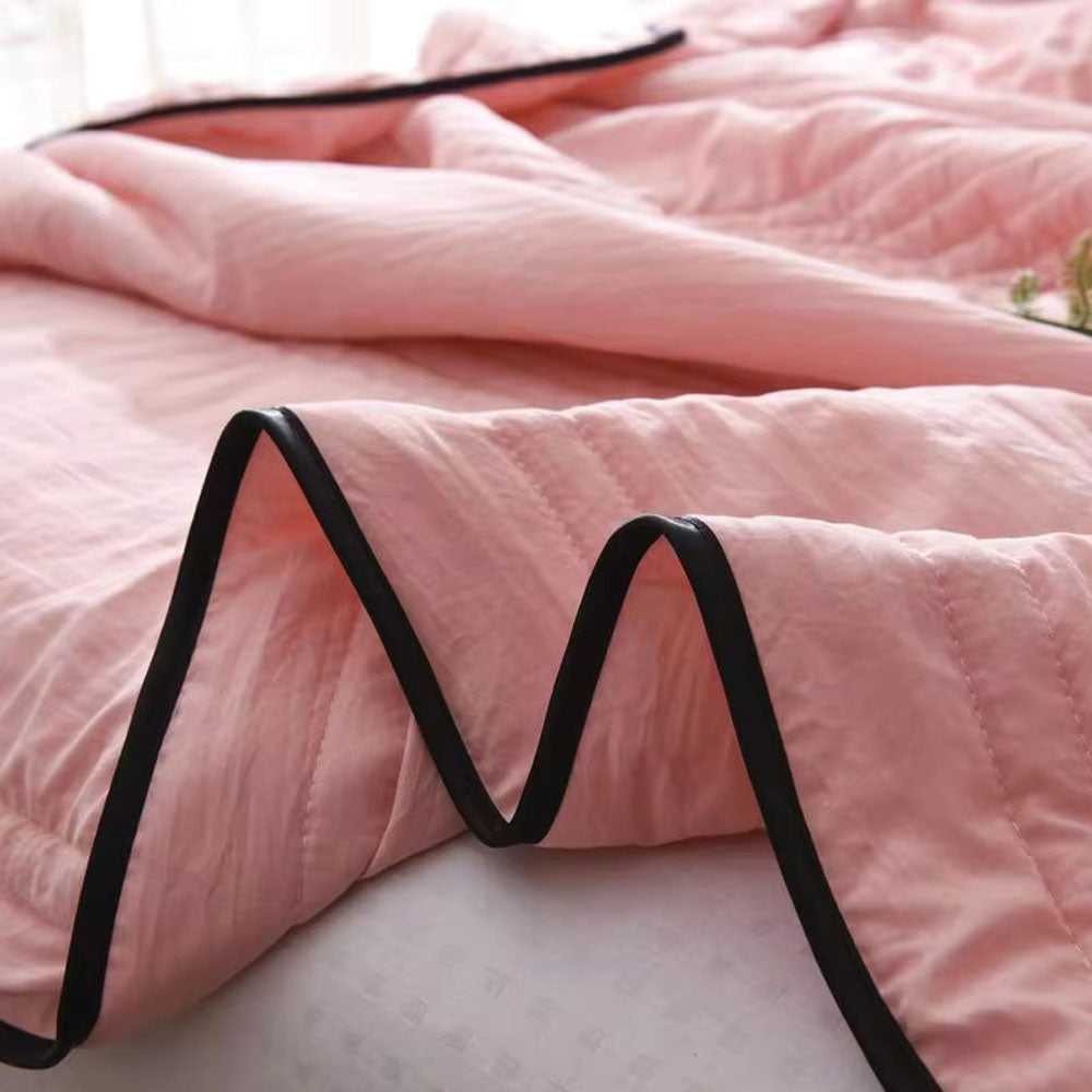 Cooling Blanket for Bed in Soft Fabric with Moisture Control 5
