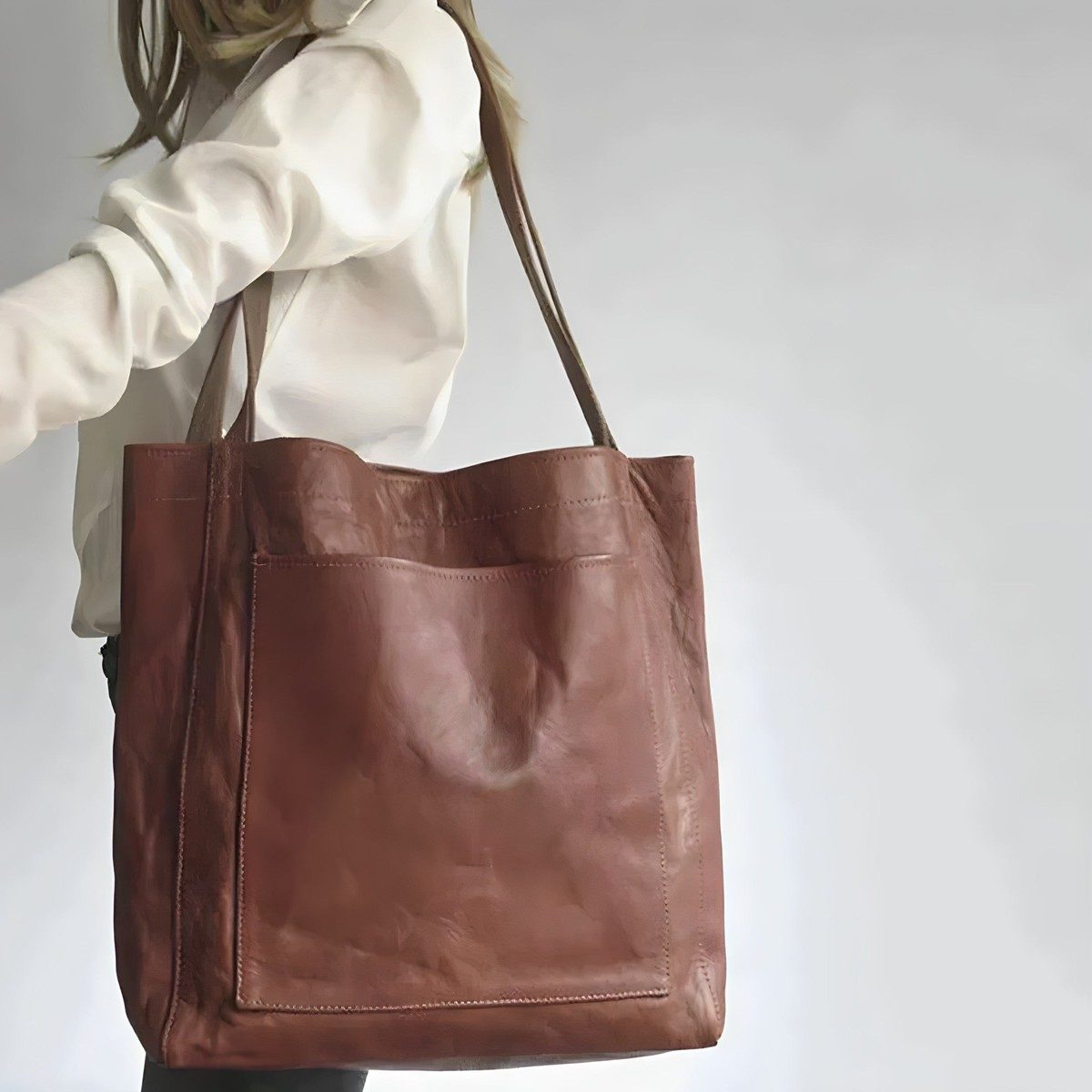 Elegant Genuine Leather Women's Handbag with Spacious Interior and Organized Design 2