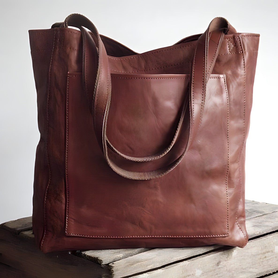Elegant Genuine Leather Women's Handbag with Spacious Interior and Organized Design 4