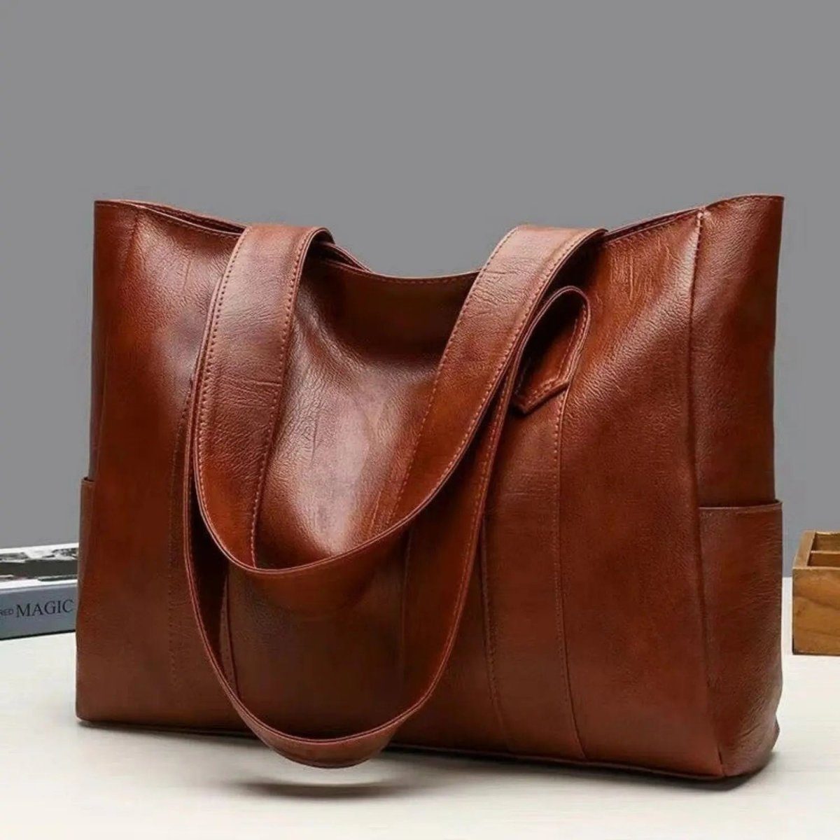 Elegant Leather Shoulder Bag for Women - Retro Design with Smooth Finish 7