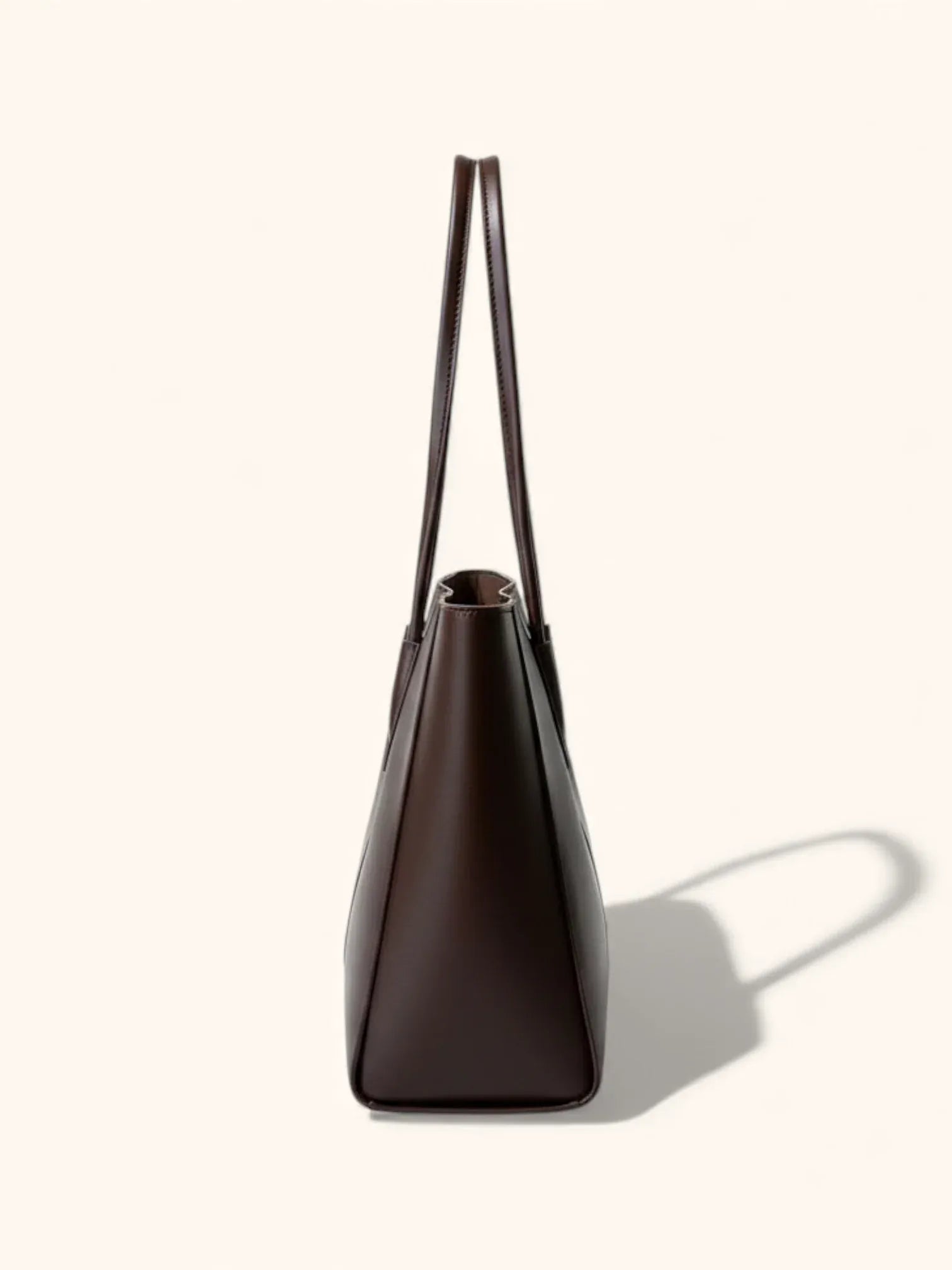 Elegant Structured Vegan Leather Tote Bag for Modern Professionals 6