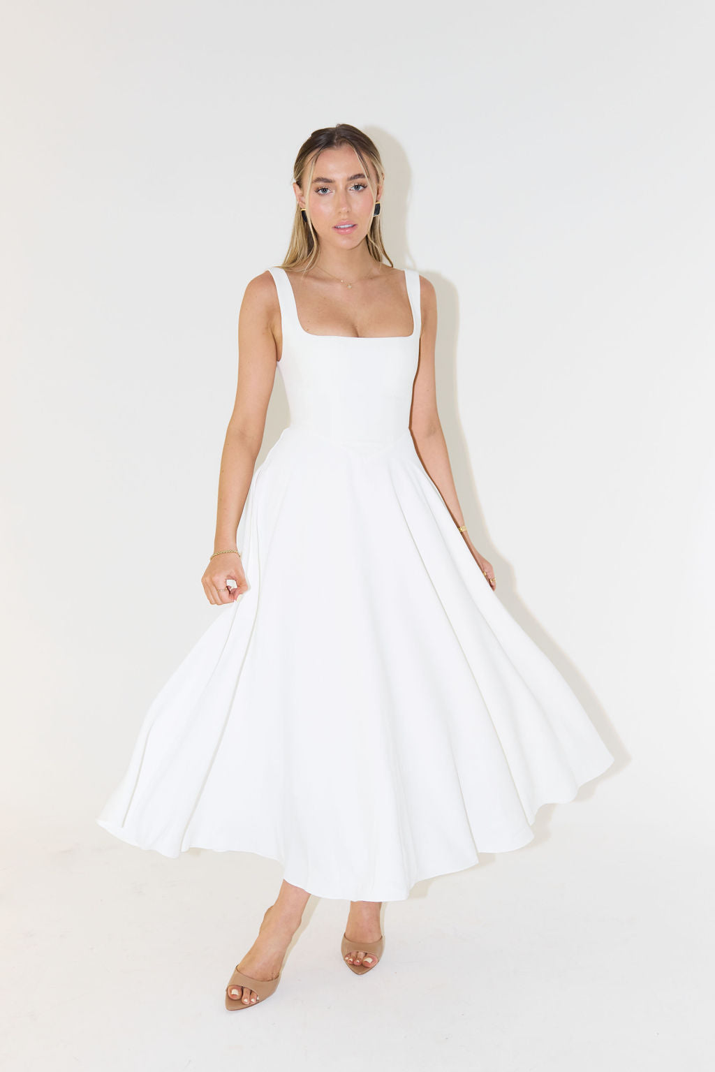 Elegant Women's Midi Dress - Flattering Cinched Waist & Flowing Skirt for Summer Events 1