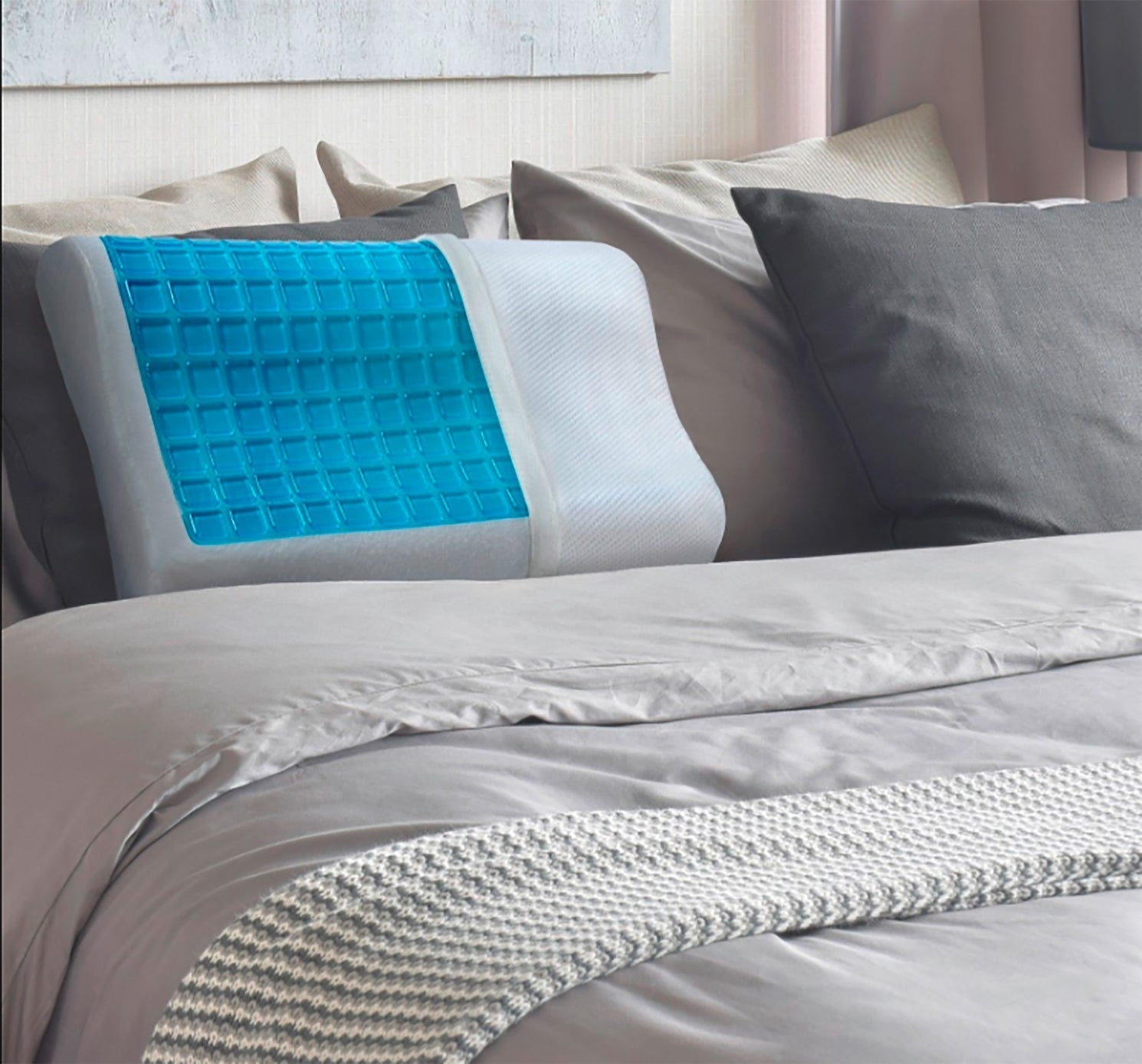 Gel Foam Pillow with Cooling Gel and Head Recess for Side Sleepers 2