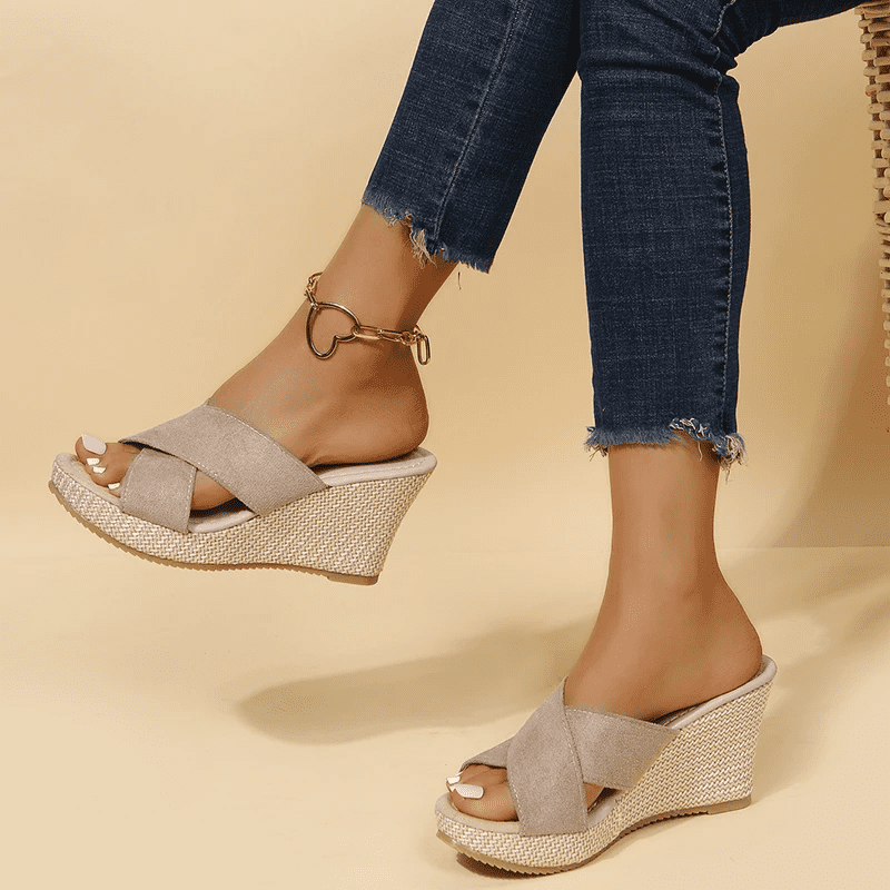 Stylish Orthopedic Women's Sandals - Comfortable Supportive Footwear for Summer 2